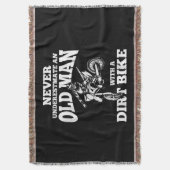 Grappige geschenken onderschatten nooit een oud Ma Deken (Voorkant Verticaal)