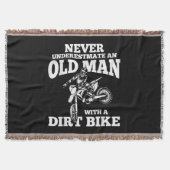 Grappige geschenken onderschatten nooit een oud Ma Deken (Voorkant)