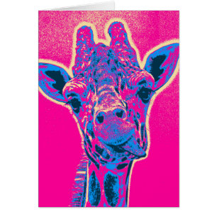 Grappige giraffe die zijn tong uitsteekt