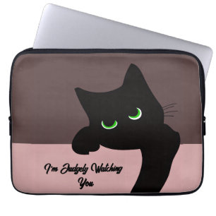 Grappige glurende zwarte kat aangepaste esthetiek laptop sleeve
