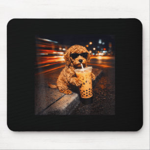 Grappige goldendoodle drinkt ijskoude koffie dier muismat