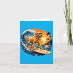 Grappige Goud Retriever Surft Strand Zonsondergang Kaart