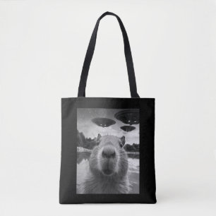 Grappige grafische capybara selfie met UFO's raar Tote Bag