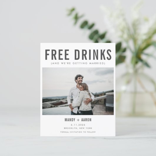 Grappige Gratis Drinken Budget Save the Date (Staand voorkant)