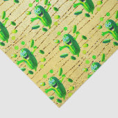 Grappige groene Pickleman op gouden achtergrond Tissuepapier (Detail)