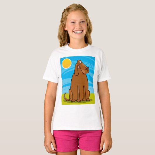 Grappige grote bruine hond die in de zon zit t-shirt (Voorkant volledig)