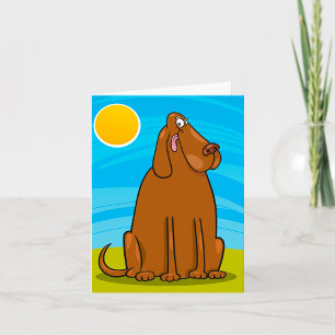 Grappige grote bruine hond zittend in de zon kaart