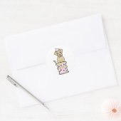 Grappige grote hond springen uit een taart ronde sticker (Envelop)