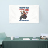 Grappige Grumpy Old Man Veteran Motorcycle Spandoek (Beurs)