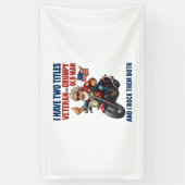 Grappige Grumpy Old Man Veteran Motorcycle Spandoek (Verticaal)