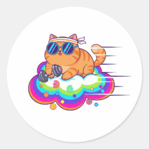 Grappige gymkat die halters tilt op regenboogwolk ronde sticker