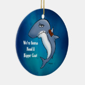 Grappige Haai Heeft Een Groter Jas Ornament Nodig (Rechts)