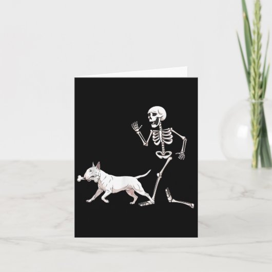 Grappige Halloween Bull Terrier en Skeleton Kaart (Voorkant)