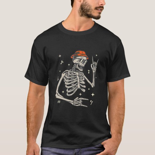 Grappige Halloween Gifts Rocker Skeleton Hand op R T-shirt (Voorkant)