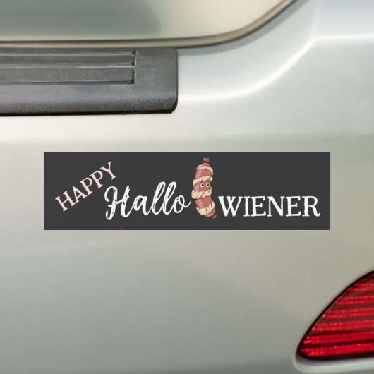 Grappige Halloween Hotdog Mummy Hallowiener Pun Bumpersticker (Op auto)