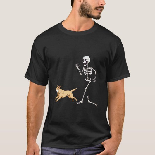 Grappige Halloween Labrador Retriever en Skelet T-shirt (Voorkant)