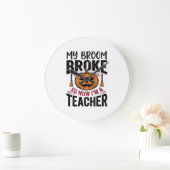 Grappige Halloween Leraar Bezem Gebroken Vector On Grote Klok (Huis)