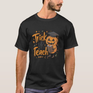 Grappige Halloween leraar pompoen truc of leer ple T-shirt