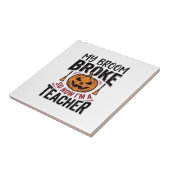 Grappige Halloween Onderwijzer Bezem Gebroken Vect Tegeltje (Zijkant)
