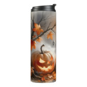 Grappige Halloween-scène met pompoen en geesten Thermosbeker (Gedraaid links)