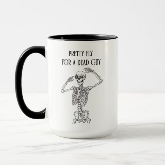 Grappige Halloween-skelet Pretty Fly Voor een Dode Mok (Links)