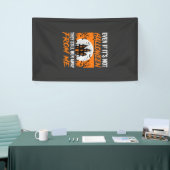 Grappige Halloween Spokenhuis Quote Grafisch Spandoek (Beurs)