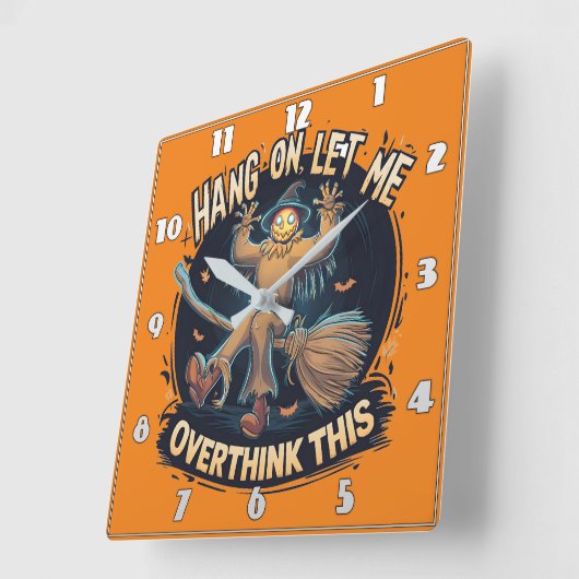 Grappige Halloween vogelverschrikker in de schemer Vierkante Klok (Hoek)