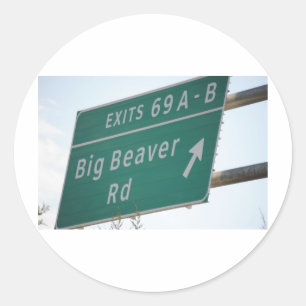 Grappige HIghway Sign Big Beaver Road Exit 69 Ronde Sticker