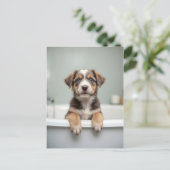 Grappige hond in badkamer briefkaart (Staand voorkant)