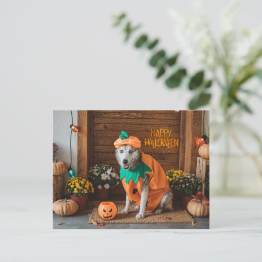 Grappige Hond in Halloween Kostuum Feestdagenkaart (Staand voorkant)