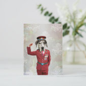 Grappige hond in rood uniform briefkaart (Staand voorkant)