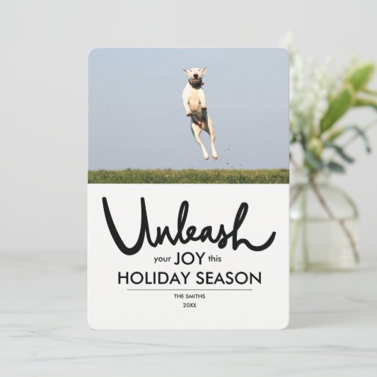 Grappige hond Kerstkaart | Laat je vreugde los (Staand voorkant)