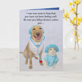 Grappige hond / laboratorium en kat worden goed kaart (Gele Bloem)