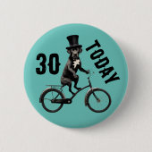 Grappige hond op de fiets 30e verjaardag hoge hoed ronde button 5,7 cm (Voorkant)