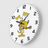 Grappige hond speelt banjo muziek grote klok (Hoek)