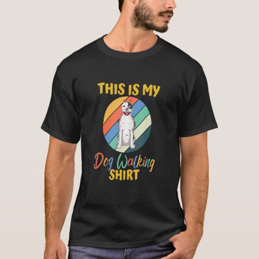 Grappige Hond Wandelen Witte Amerikaanse Pit Bull T-shirt (Voorkant)