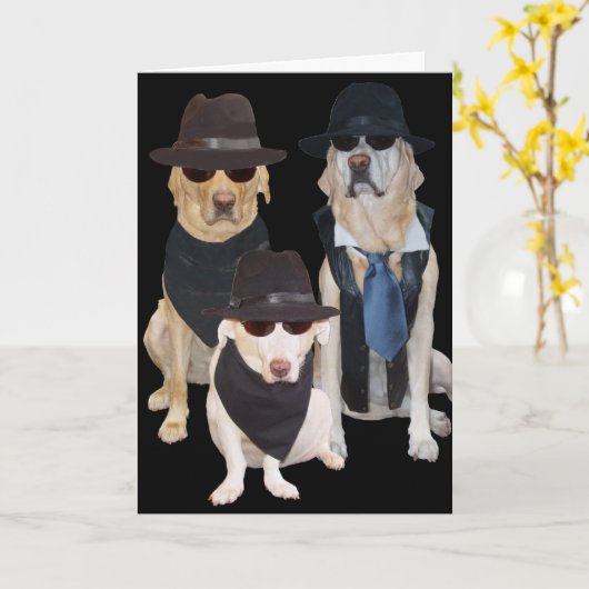 Grappige honden / labs over de heuvel verjaardag kaart (Gele Bloem)
