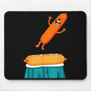 Grappige hotdog die in een broodje springt worst b muismat