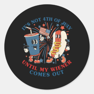 Grappige hotdog Het is niet 4 juli tot mijn Wiener Ronde Sticker