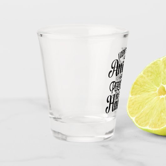 Grappige houding met persoonlijkheid die je niet a shot glas (Links)