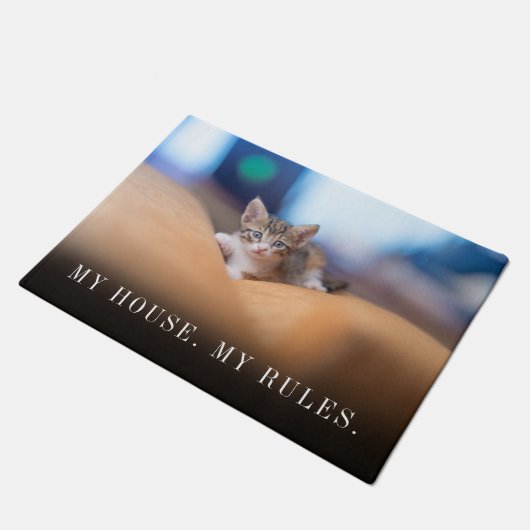 Grappige huisdier foto Mijn huis mijn regels Deurmat (Schuin)