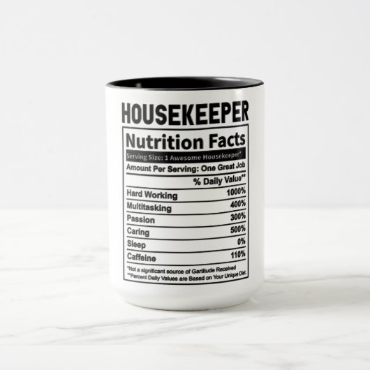 Grappige huishoudster voeding feiten mok (Midden)