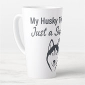 Grappige Husky-hond Knuffelaar Latte Mok (Linkerhoek)