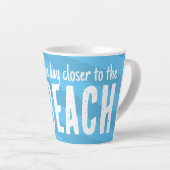 Grappige ijsbeer één dag dichter bij het strand ku latte mok (Rechterhoek)