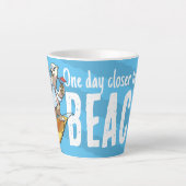 Grappige ijsbeer één dag dichter bij het strand ku latte mok (Voorkant)