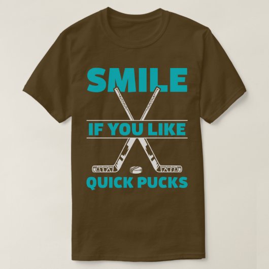 Grappige ijshockeyspeler Quick Pucks T-shirt (Design voorkant)