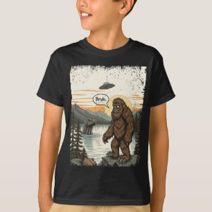 Grappige Introvert Bigfoot Sasquatch Loch Ness Ret T-shirt