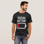 Grappige introvert lage sociale batterij niveau an t-shirt (Voorkant volledig)