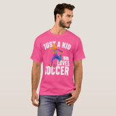Grappige jongens, gewoon een Kind dat van voetbal T-shirt (Voorkant volledig)