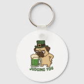 Grappige Judgy Pug St.Patrick's Day Sleutelhanger (Voorkant)